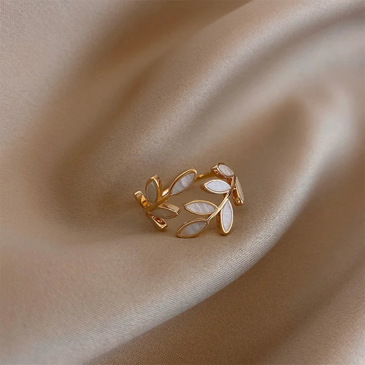 Pierścionek Pure White Opal Leaf