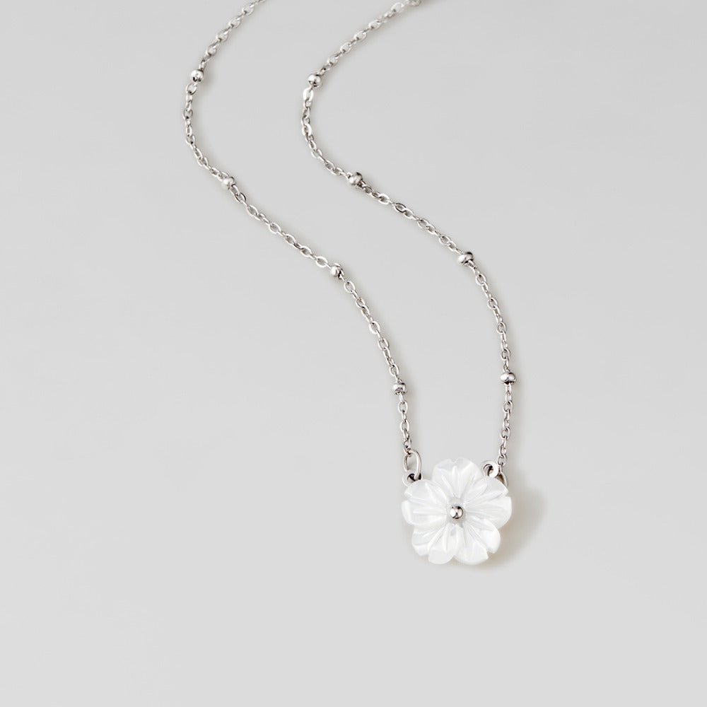 Naszyjnik Silver White Blossom – srebrny kwiatowy