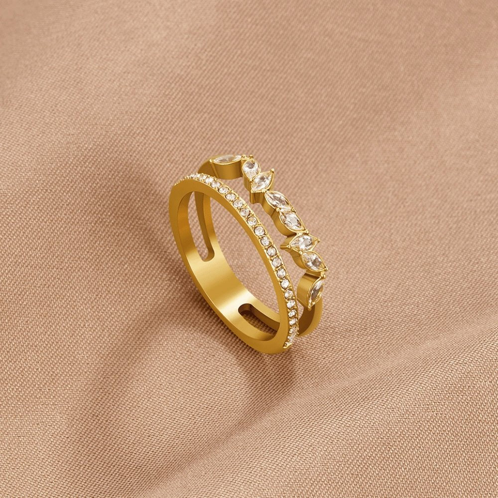 Pierścionek kryształowy Mia 18K Gold