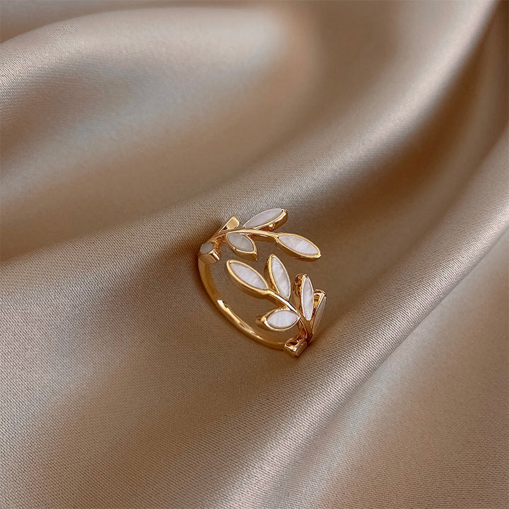 Pierścionek Pure White Opal Leaf