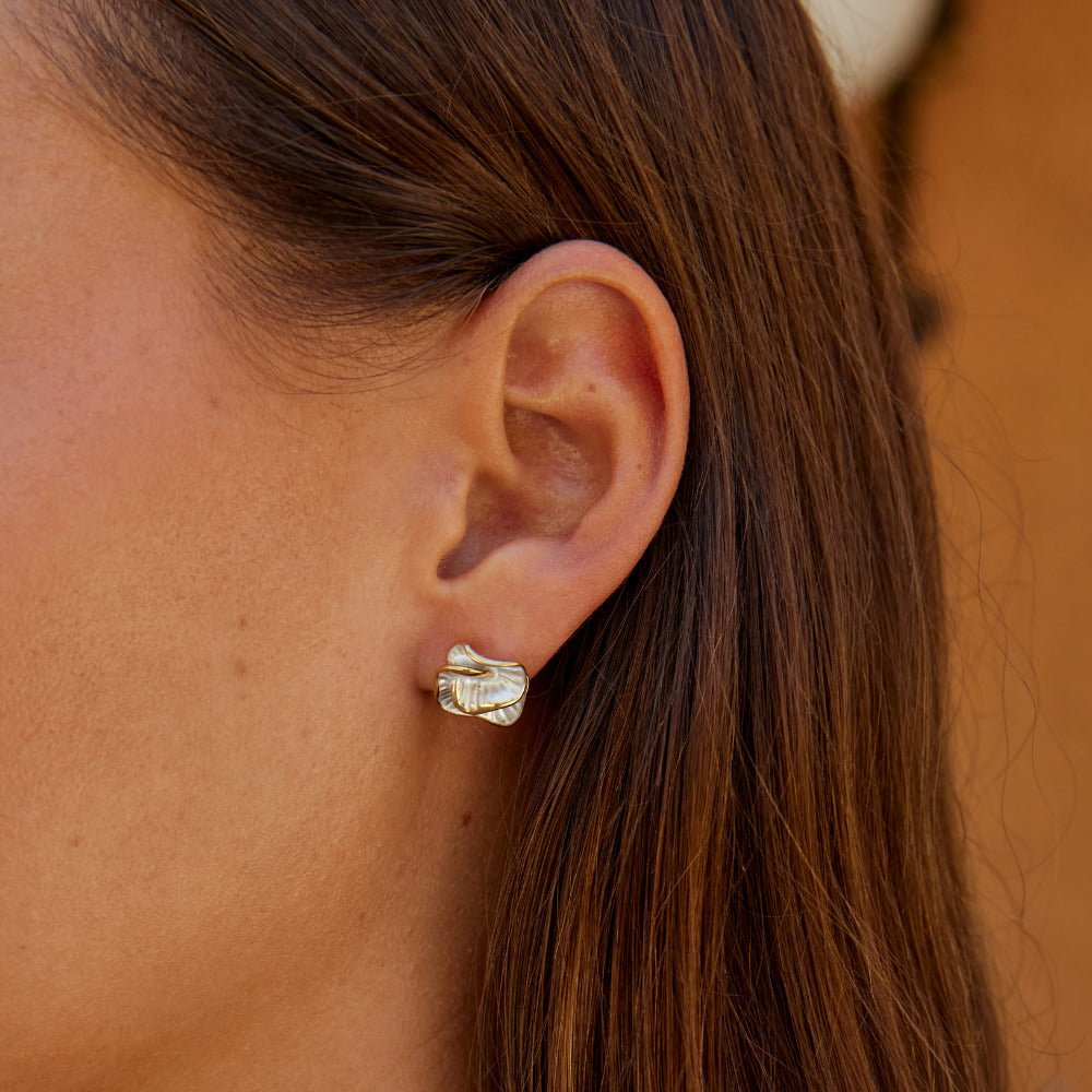 Kolczyki Camellia Bloom Stud